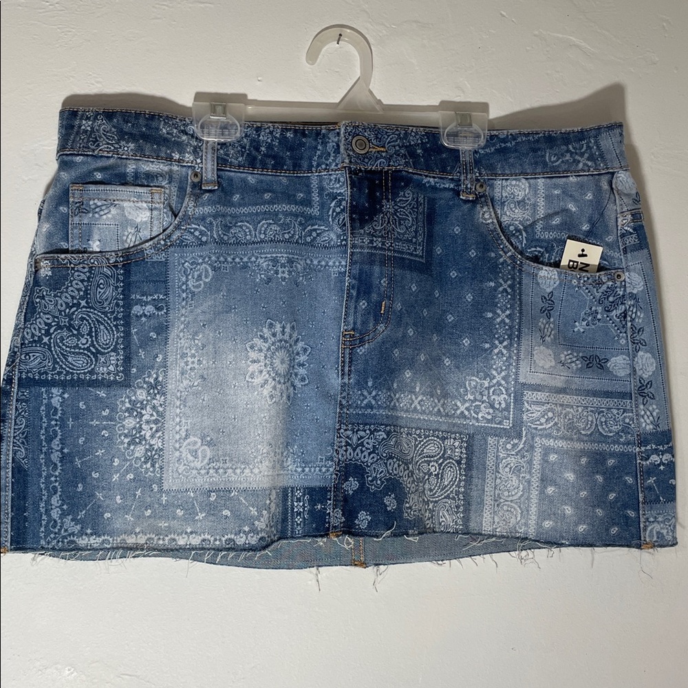 NWT No Boundaries Bandana Print Denim Mini Skirt L